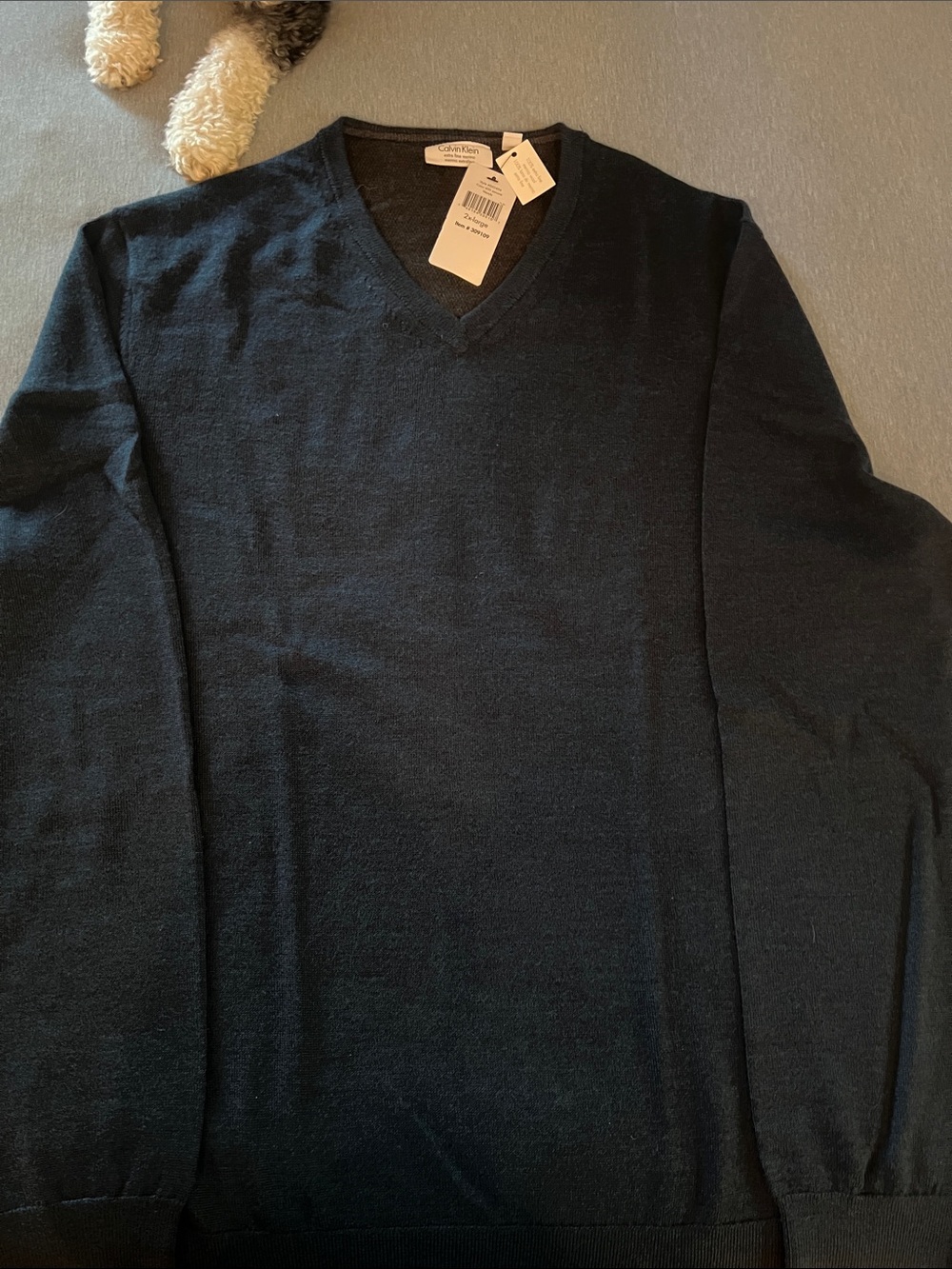 Calvin Klein Men's V-Neck Sweater - Navy extra fine merino wool